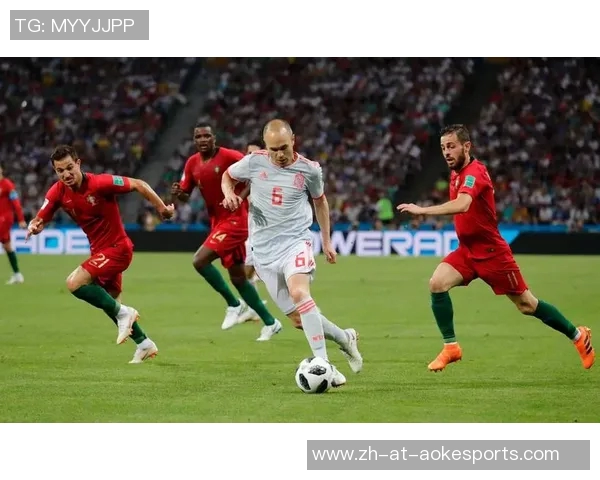 2025年现役足球球星实力排名前十 强者风采与竞技魅力解析